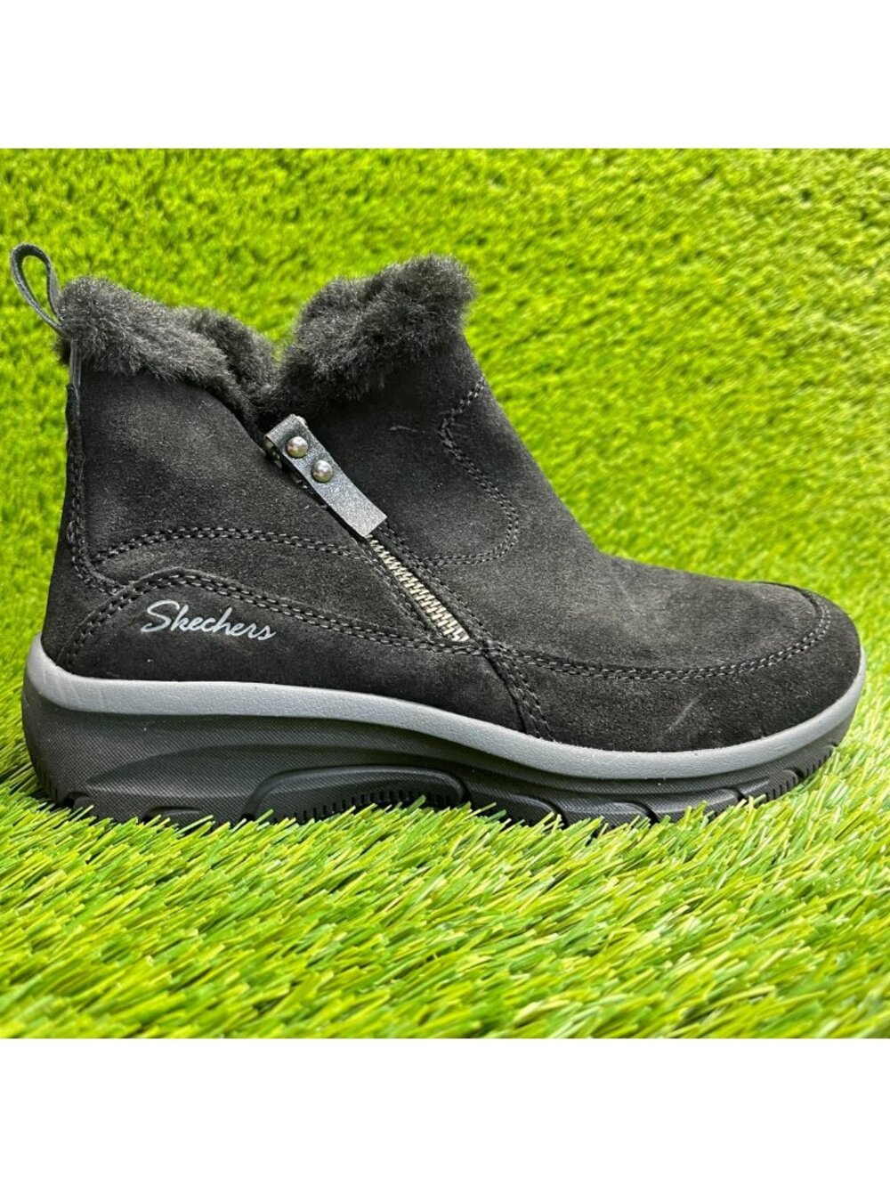 Skechers Easy Going Cool Zip Womens Size 5 Black Gray Casual Winter Boots Shoes